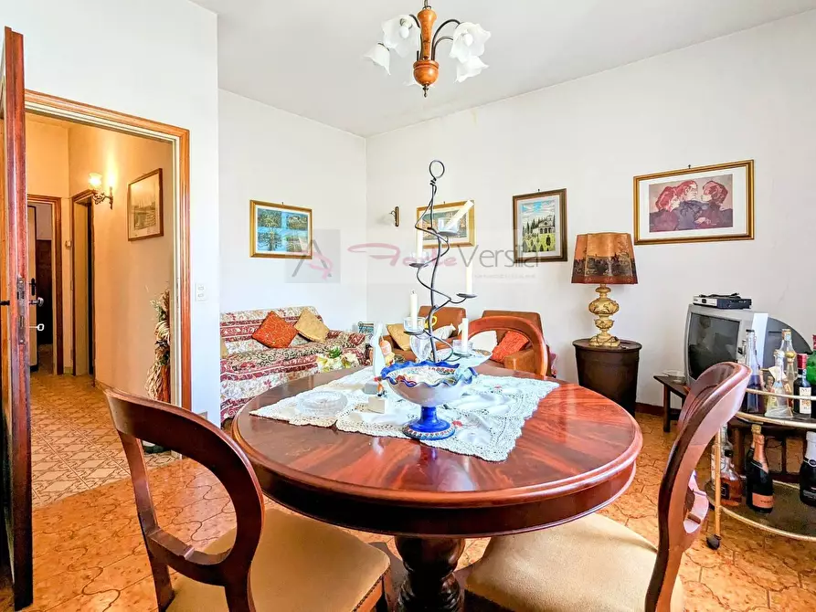 Immagine 25 di Villa in vendita  a Seravezza