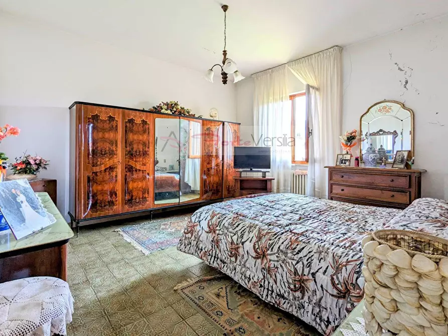 Immagine 26 di Villa in vendita  a Seravezza