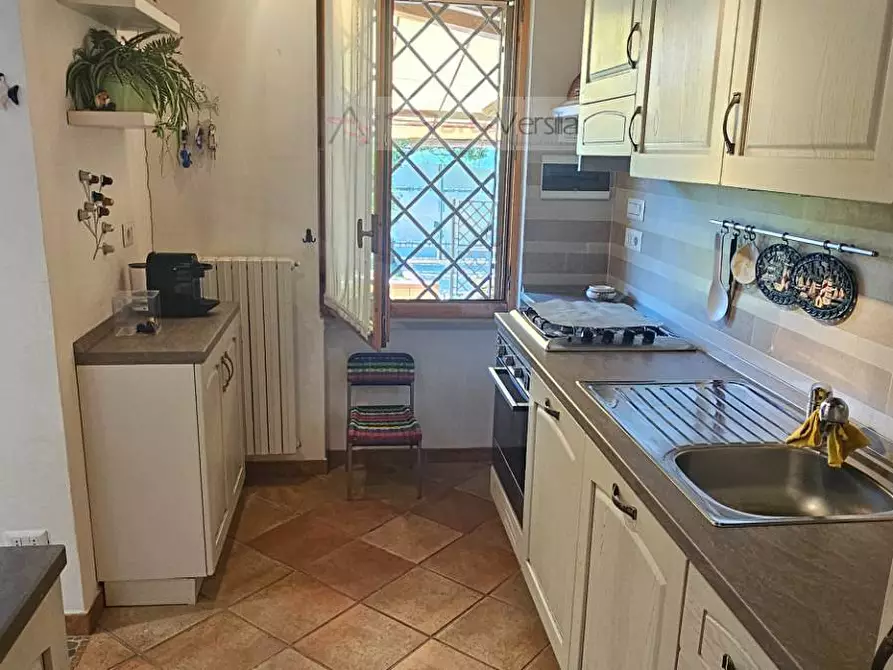 Immagine 10 di Villa in vendita  a Montignoso