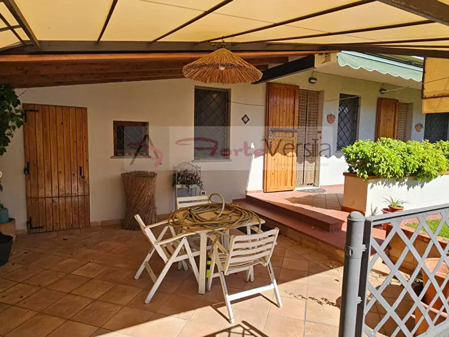 Immagine 15 di Villa in vendita  a Montignoso