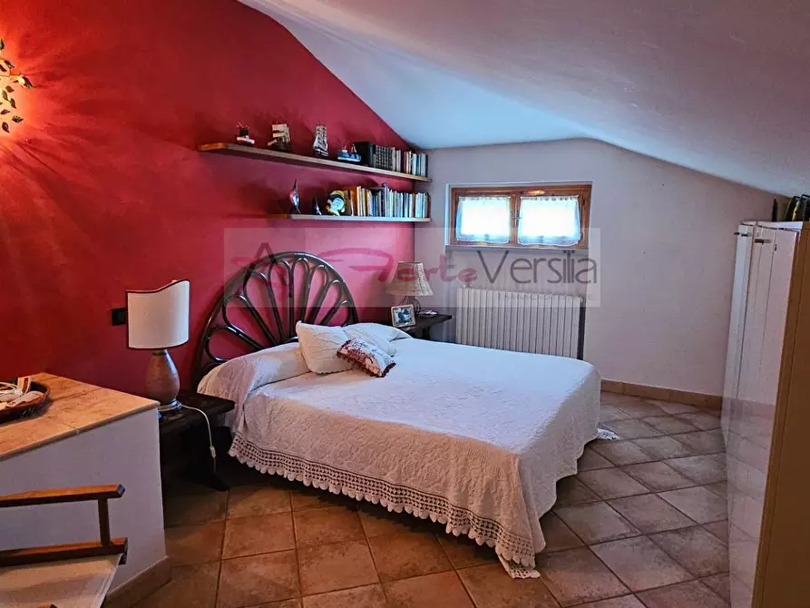 Immagine 21 di Villa in vendita  a Montignoso