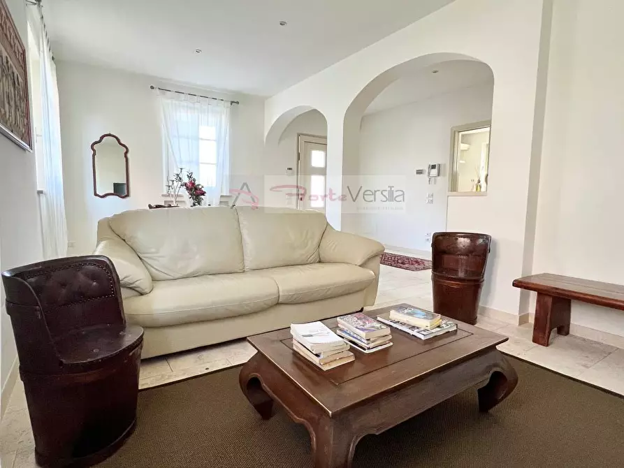 Immagine 6 di Villa in vendita  a Pietrasanta