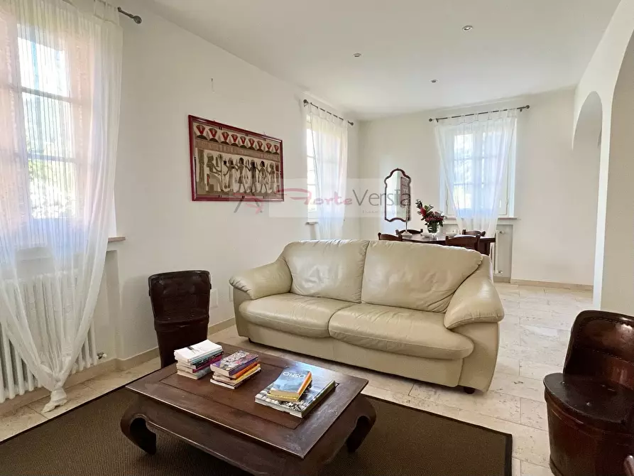 Immagine 8 di Villa in vendita  a Pietrasanta