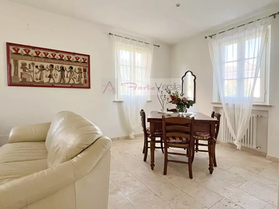 Immagine 9 di Villa in vendita  a Pietrasanta