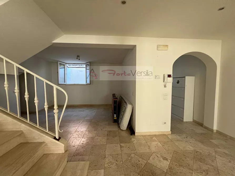 Immagine 26 di Villa in vendita  a Pietrasanta