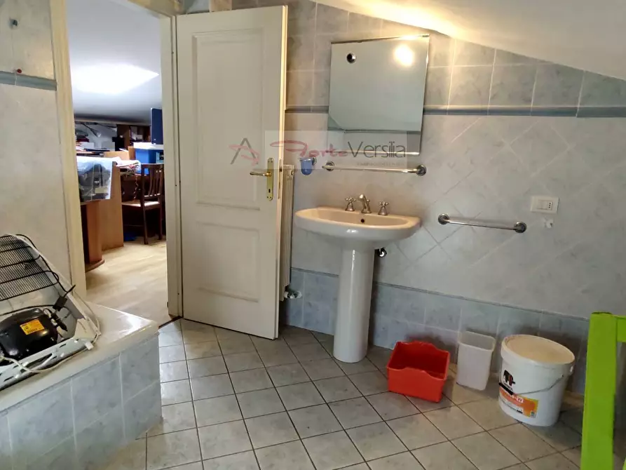 Immagine 26 di Casa indipendente in vendita  a Seravezza