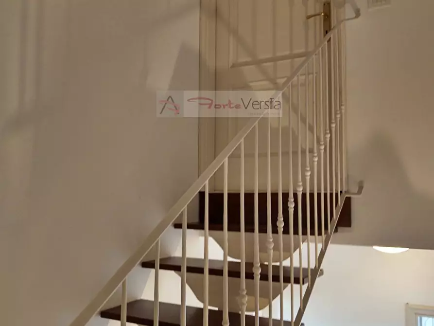 Immagine 24 di Casa indipendente in vendita  a Seravezza