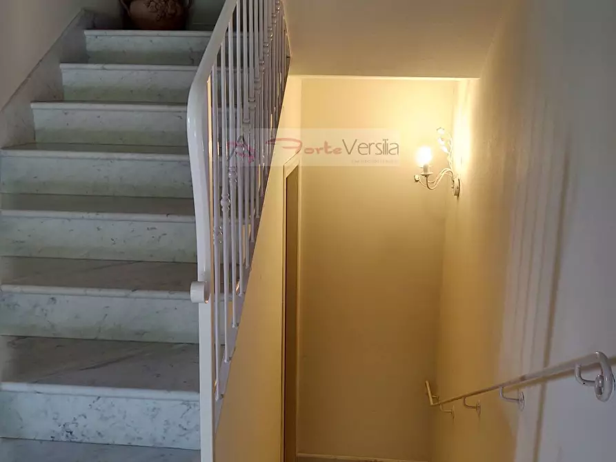 Immagine 28 di Casa indipendente in vendita  a Seravezza