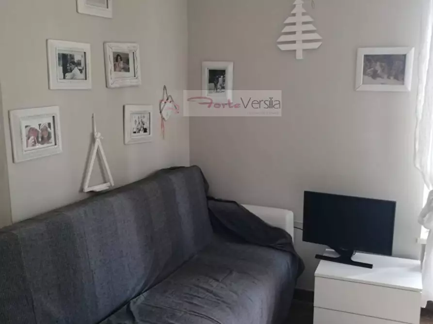 Immagine 15 di Villa in vendita  a Massa