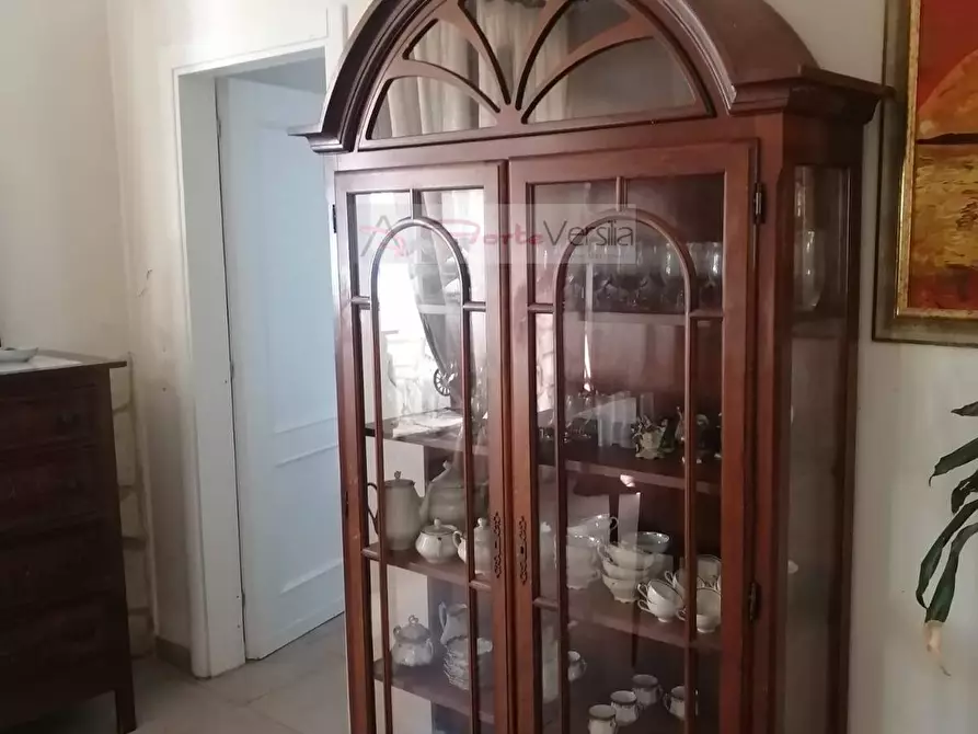 Immagine 13 di Villa in vendita  a Massa