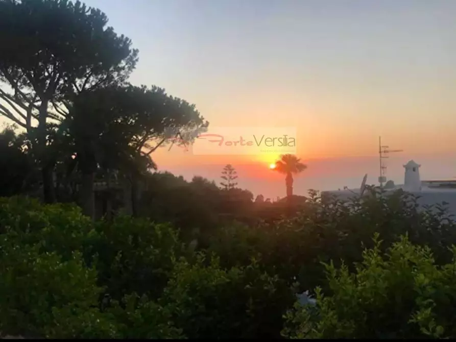 Immagine 1 di Appartamento in vendita  a Ischia