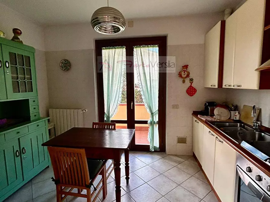 Immagine 2 di Villetta a schiera in vendita  a Montignoso