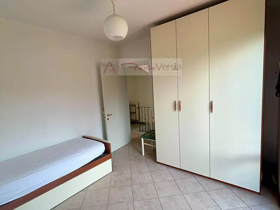 Immagine 9 di Villetta a schiera in vendita  a Montignoso