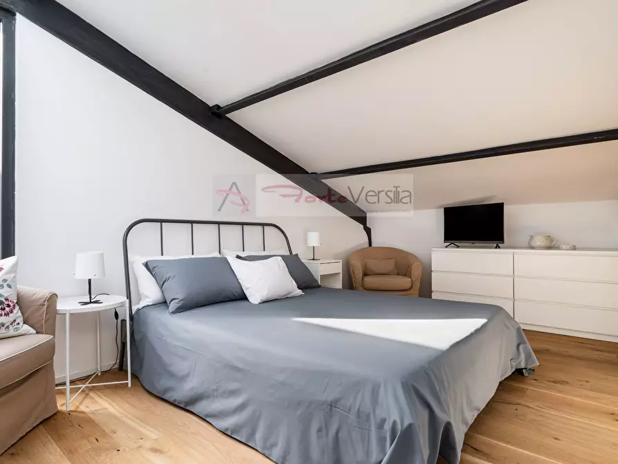 Immagine 20 di Loft/Open space in vendita  a Pietrasanta