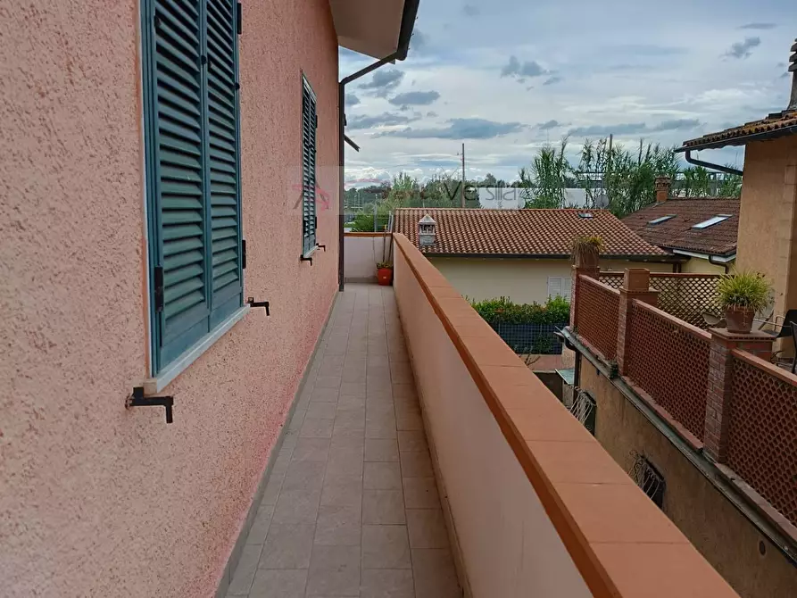 Immagine 2 di Appartamento in vendita  a Pietrasanta