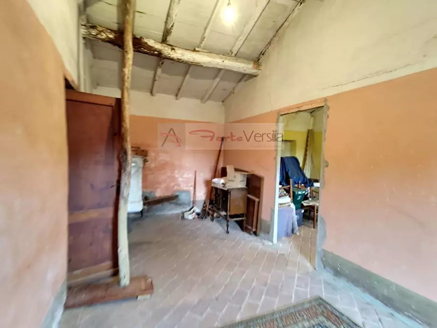 Immagine 29 di Rustico / casale in vendita  a Camaiore