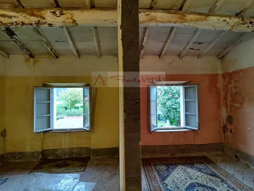 Immagine 30 di Rustico / casale in vendita  a Camaiore