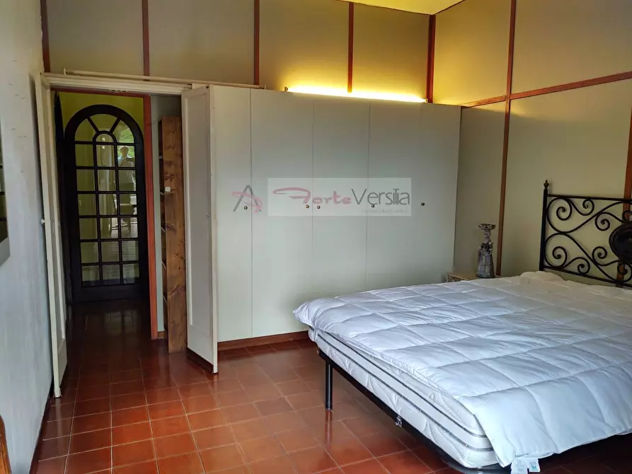 Immagine 16 di Villa in vendita  a Camaiore