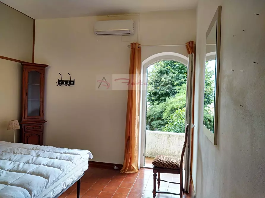 Immagine 17 di Villa in vendita  a Camaiore