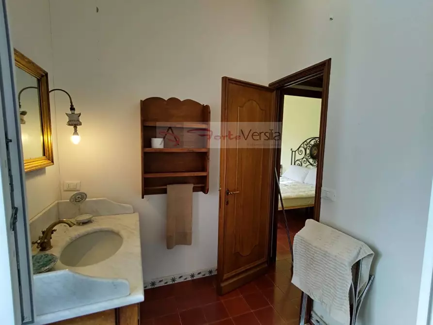 Immagine 23 di Villa in vendita  a Camaiore