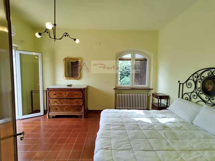 Immagine 22 di Villa in vendita  a Camaiore