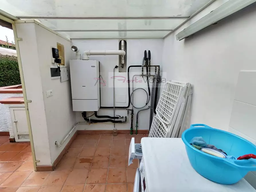 Immagine 13 di Villa in vendita  a Forte Dei Marmi