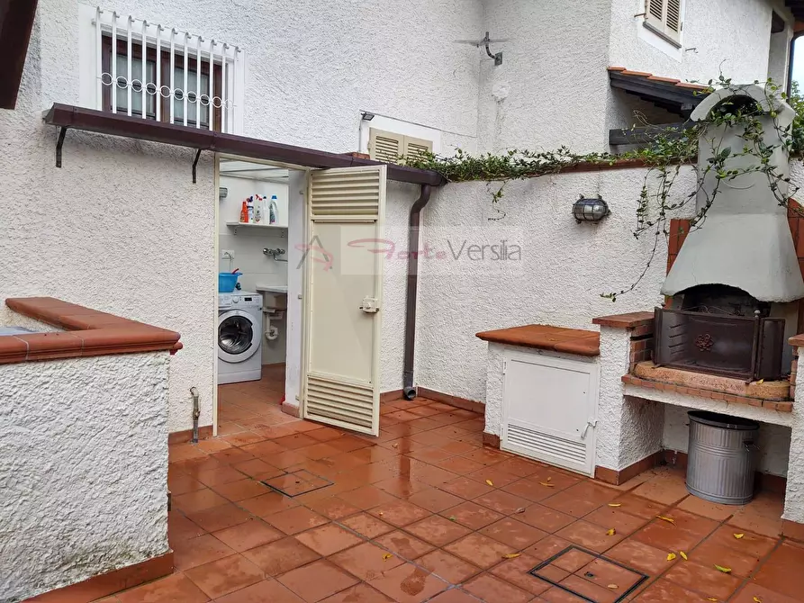 Immagine 15 di Villa in vendita  a Forte Dei Marmi