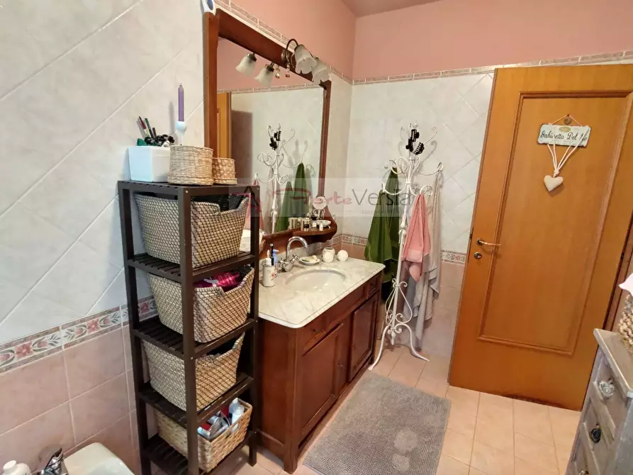 Immagine 27 di Villetta a schiera in vendita  a Forte Dei Marmi