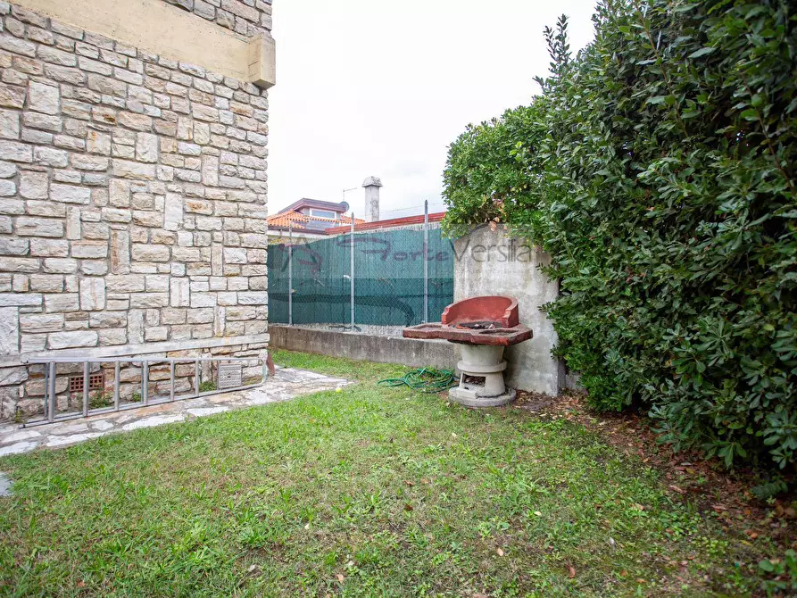 Immagine 16 di Appartamento in vendita  a Forte Dei Marmi