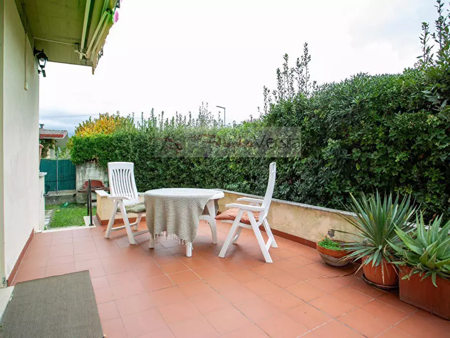 Immagine 13 di Appartamento in vendita  a Forte Dei Marmi