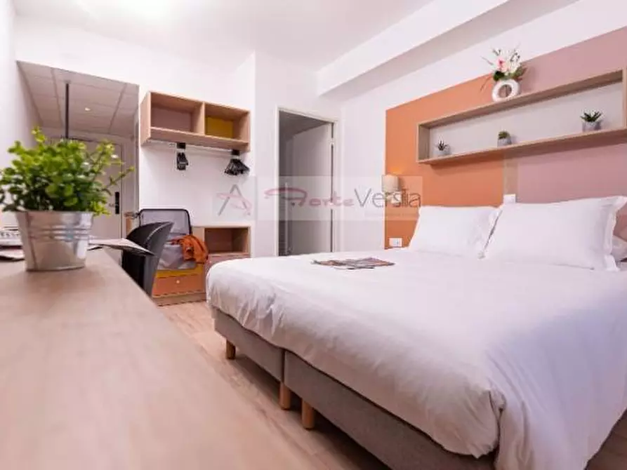 Immagine 2 di Appartamento in vendita  a Viareggio