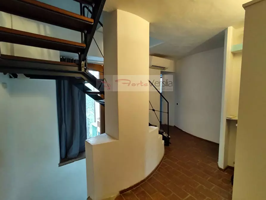 Immagine 12 di Rustico / casale in vendita  a Pietrasanta