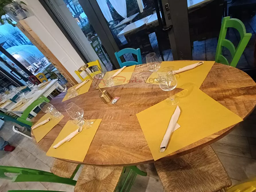 Immagine 4 di Attività commerciale in vendita  a Forte Dei Marmi