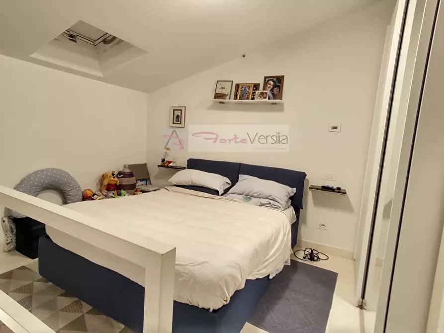 Immagine 21 di Casa semindipendente in vendita  a Pietrasanta