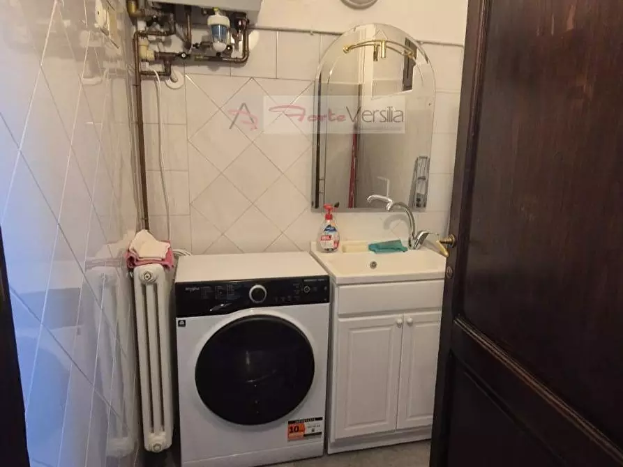 Immagine 11 di Casa indipendente in affitto  a Pietrasanta