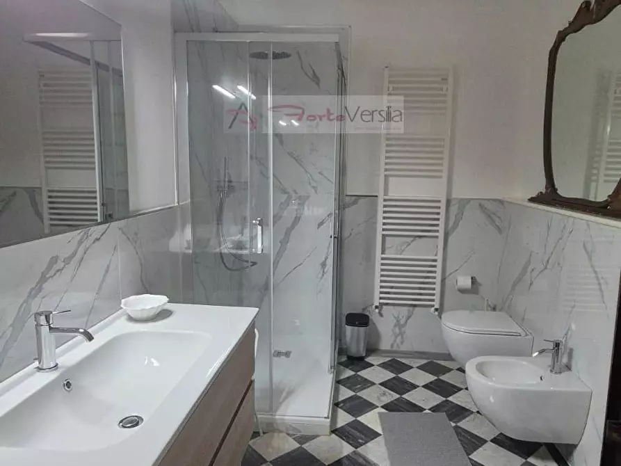 Immagine 19 di Casa indipendente in affitto  a Pietrasanta