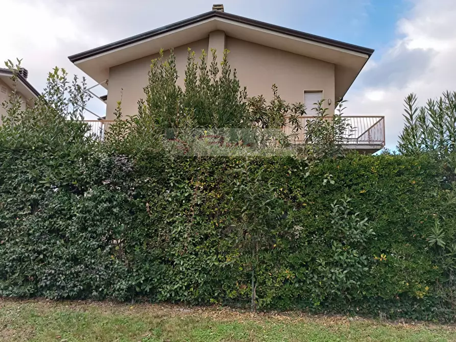 Immagine 2 di Villetta a schiera in vendita  a Pietrasanta