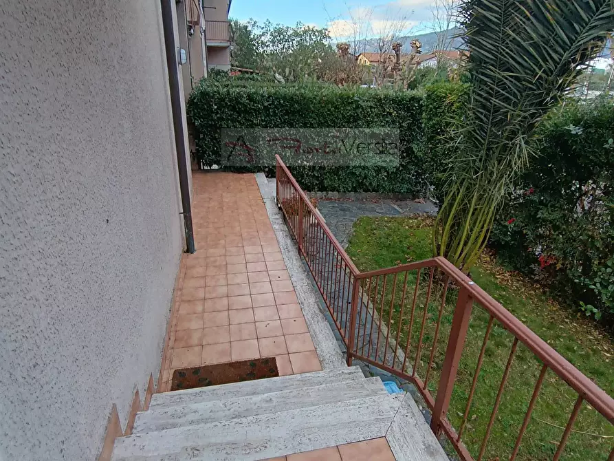 Immagine 23 di Villetta a schiera in vendita  a Pietrasanta