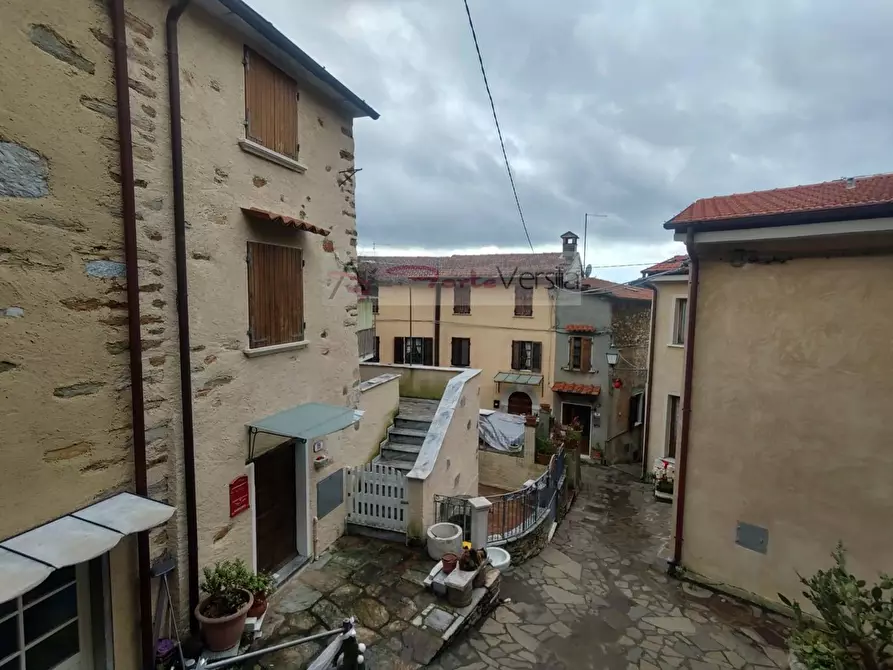 Immagine 2 di Casa semindipendente in vendita  a Seravezza