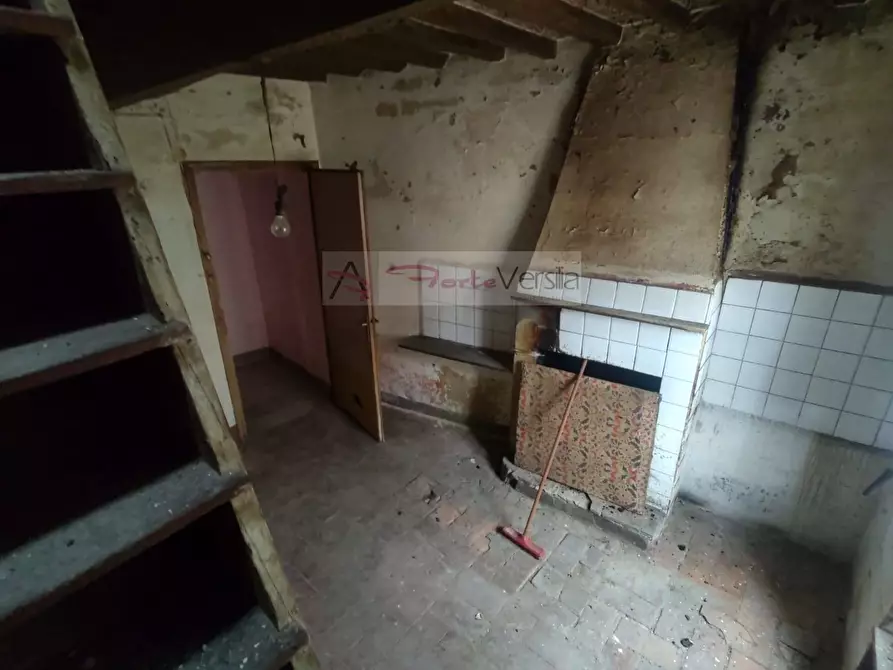 Immagine 12 di Casa semindipendente in vendita  a Seravezza