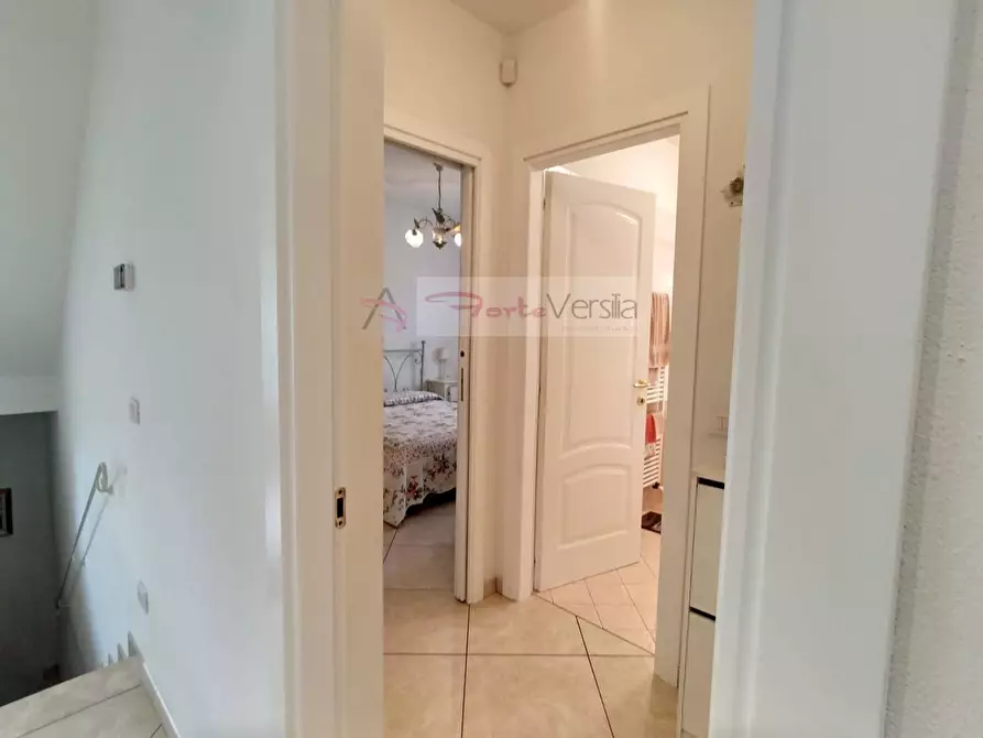 Immagine 11 di Villa in vendita  a Pietrasanta