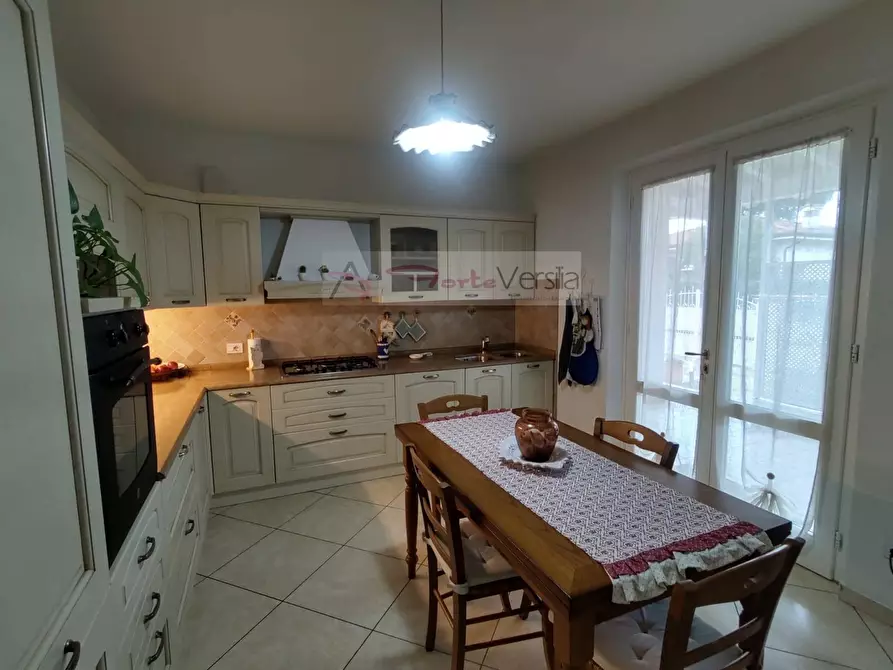 Immagine 5 di Villa in vendita  a Pietrasanta