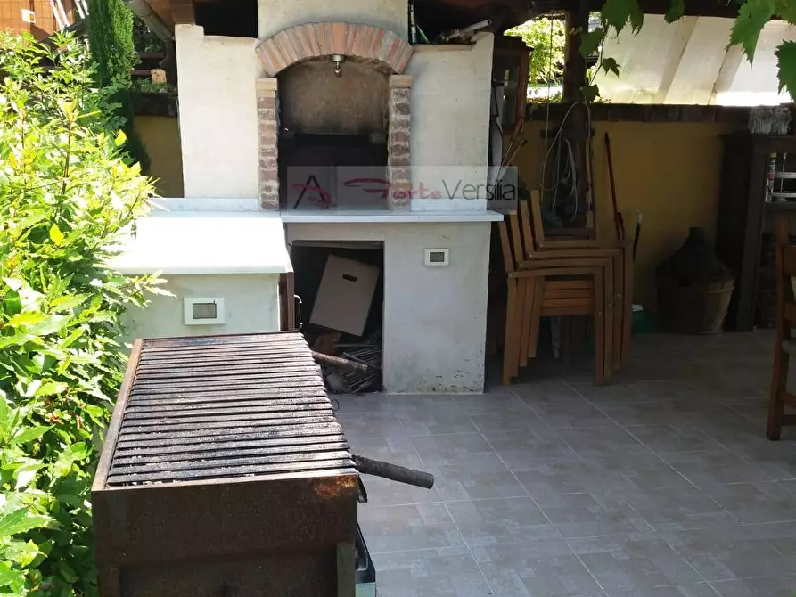 Immagine 12 di Rustico / casale in vendita  a Pietrasanta