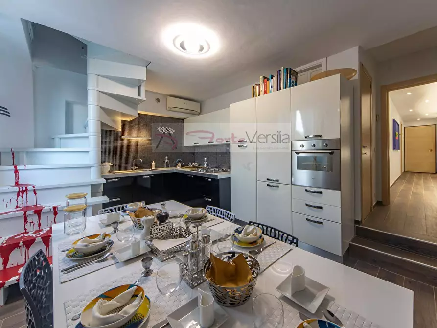 Immagine 23 di Appartamento in vendita  a Viareggio