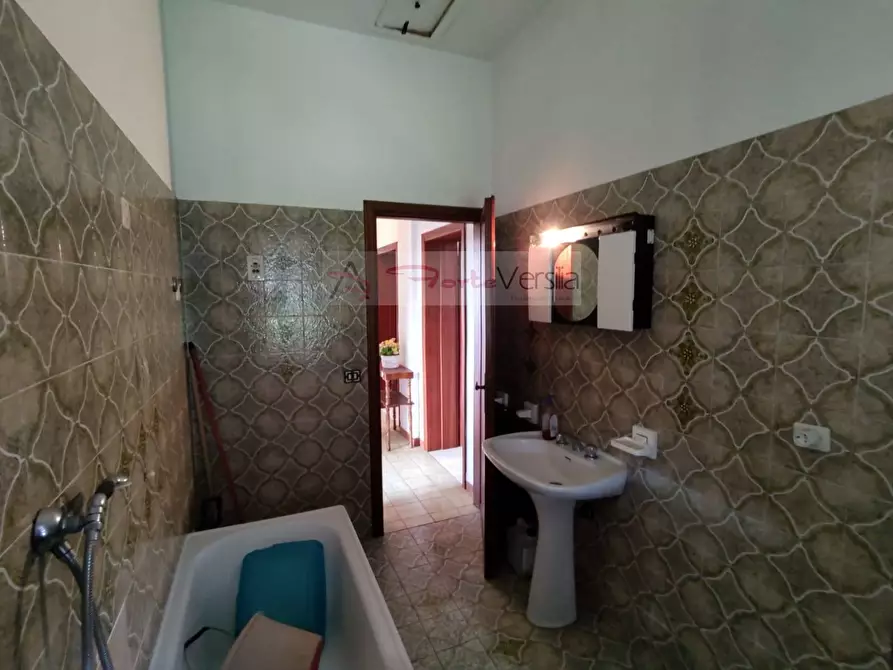 Immagine 18 di Villa in vendita  a Pietrasanta