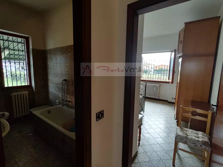 Immagine 24 di Villa in vendita  a Pietrasanta