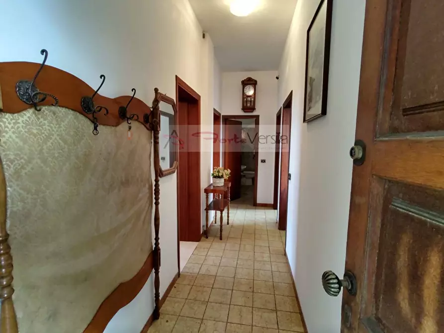 Immagine 2 di Villa in vendita  a Pietrasanta