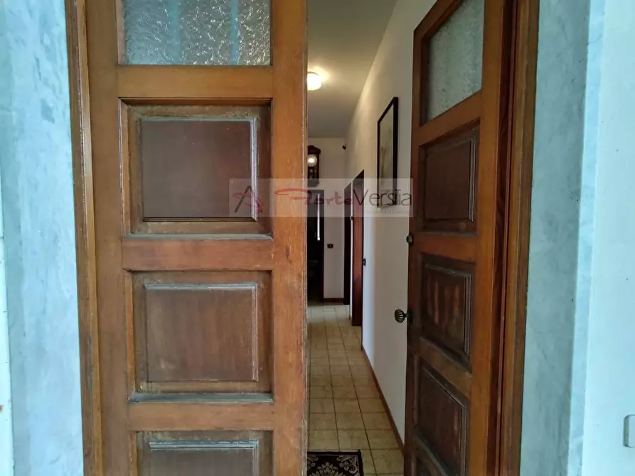 Immagine 1 di Villa in vendita  a Pietrasanta