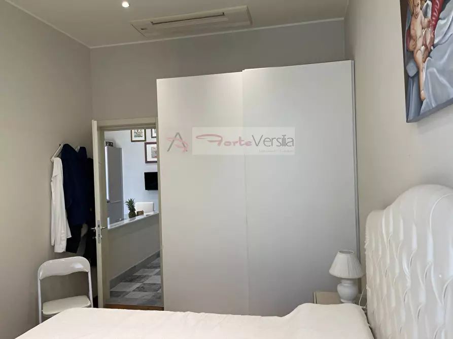 Immagine 13 di Casa semindipendente in vendita  a Viareggio