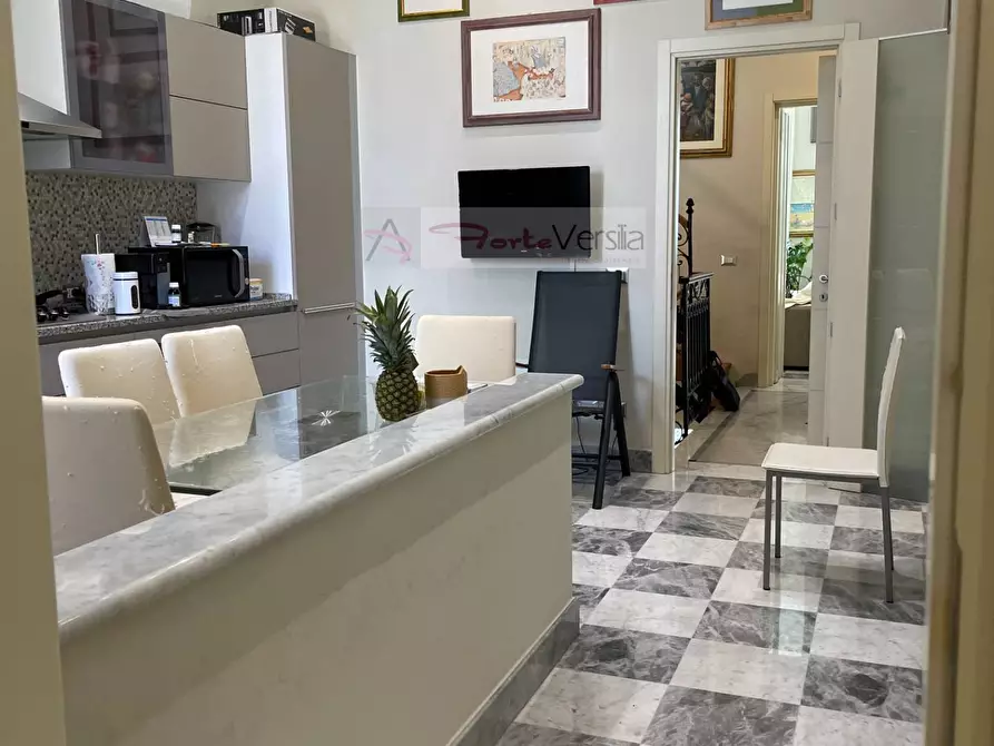 Immagine 4 di Casa semindipendente in vendita  a Viareggio